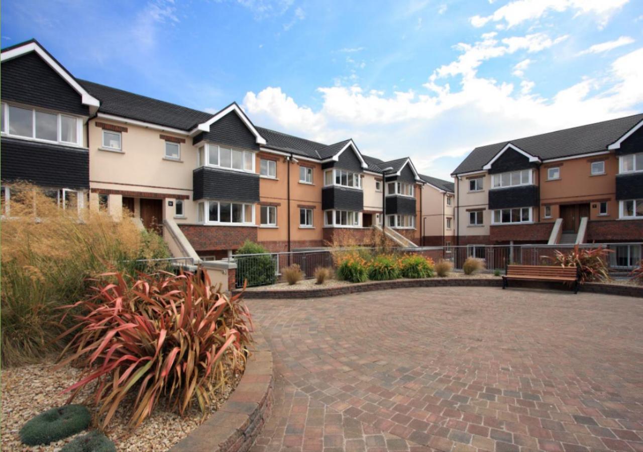Kings Court Holiday Apartments Tralee Exterior photo
